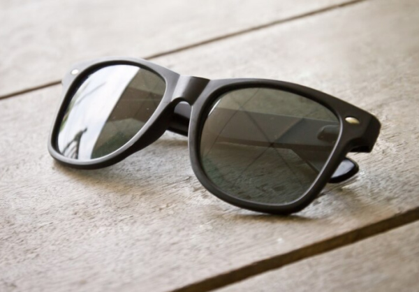 Lentes de sol grises